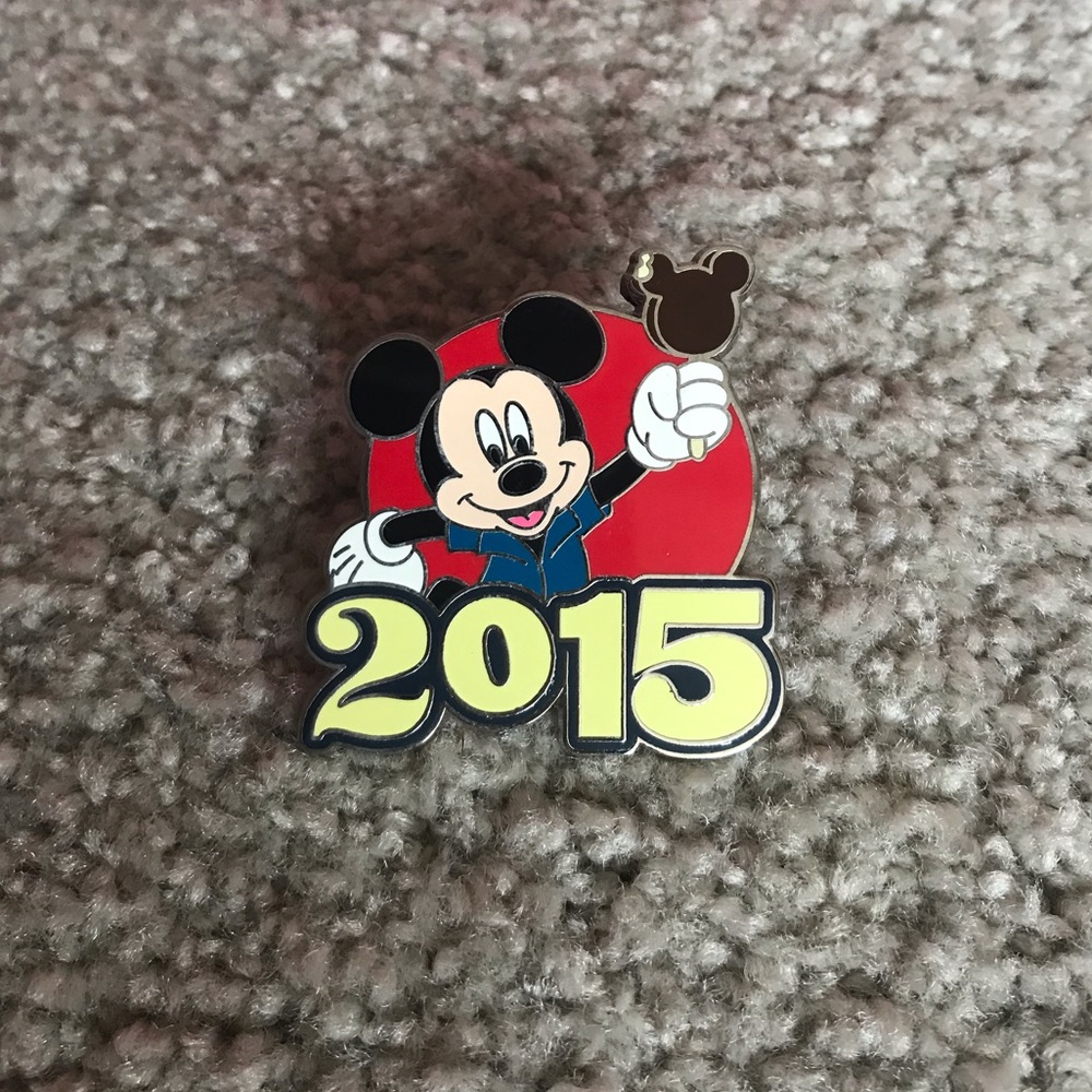 Disney Pin - 2015 Mickey Mouse